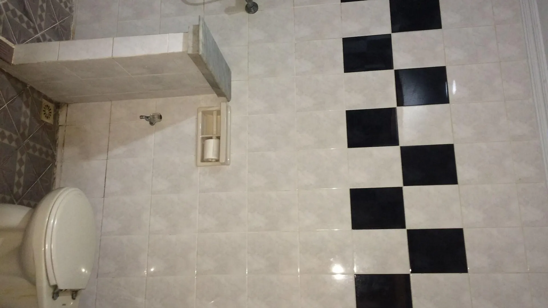 Sri Ratu Hotel Legian  2*, Legian (Bali)