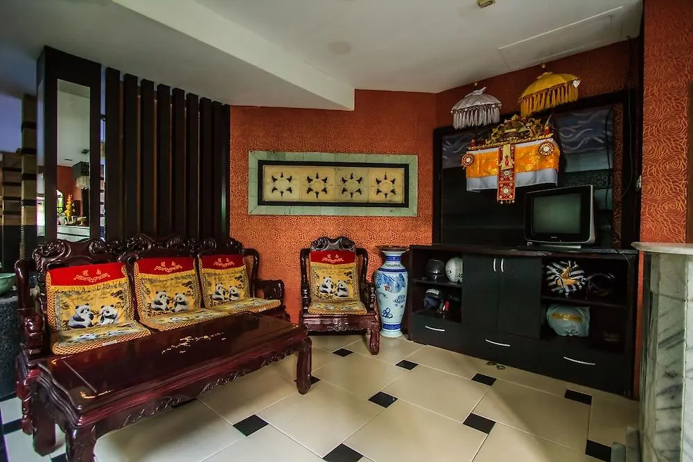 Sri Ratu Hotel Legian  2*, Legian (Bali)