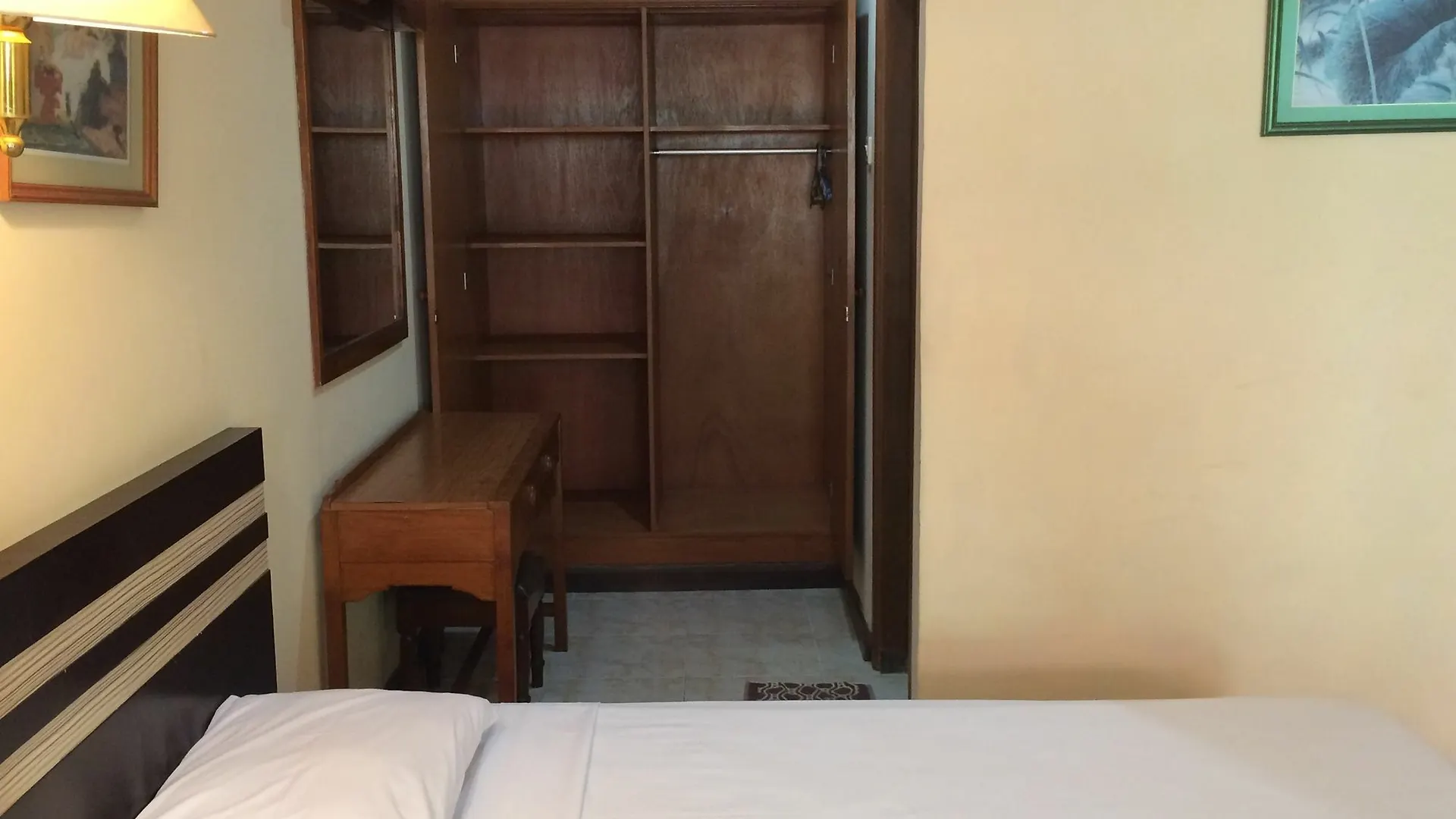 **  Sri Ratu Hotel Legian  Indonesia